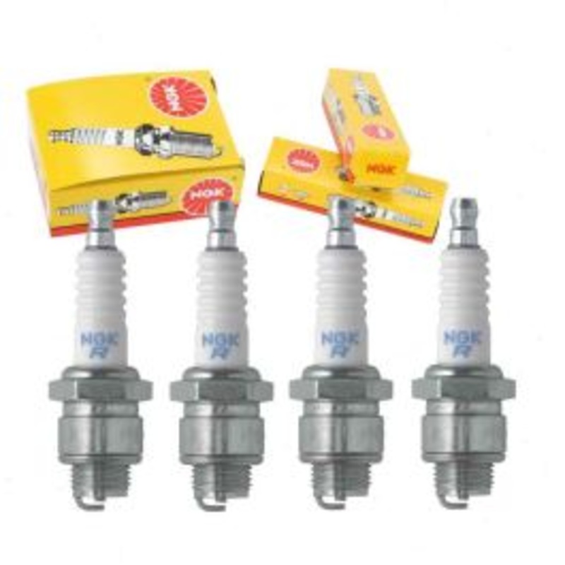 4 pc NGK Standard Spark Plugs for 1967 Jeep Commando 2.2L L4