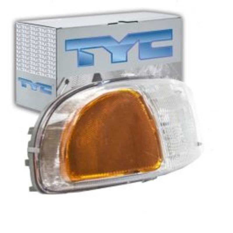 TYC Right Headlight Assembly for 2001-2006 GMC Sierra 2500 HD